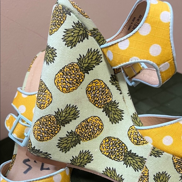 Chinese Laundry Yellow Polka Dot Pineapple Wedges - Picture 7 of 10